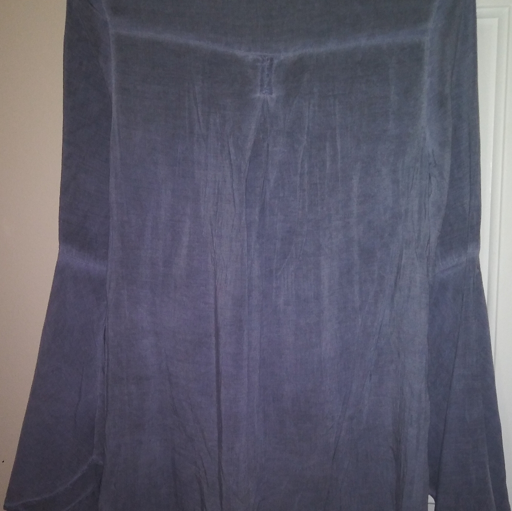 Rock & Republic High Low Bell Sleeve Blouse - Picture 4 of 6